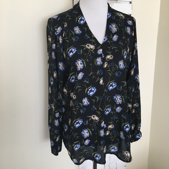 Violet & Claire Tops - Violet & Claire Floral Spring Polyester Top Large